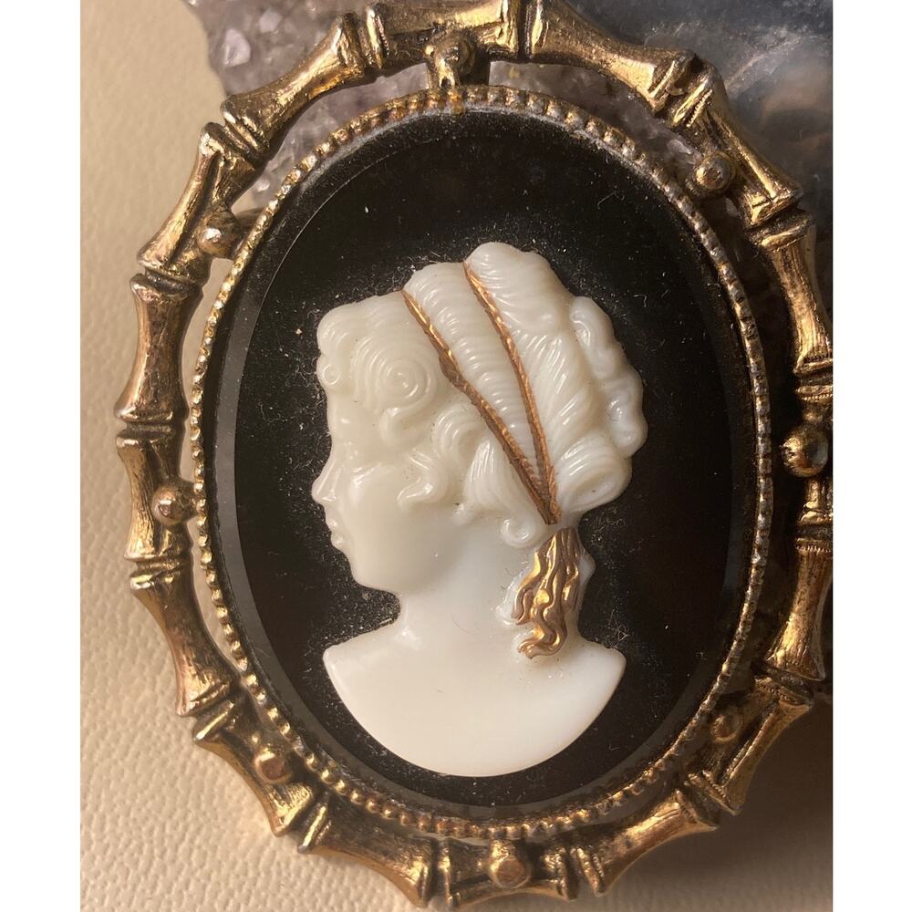 Mid-century Victorian Revival Cameo Brooch Pendant ~ Glass & Goldtone ~ Lovely